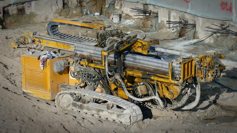drill, mode of transportation, construction equipment, gray, auger, tool, drill rod, no people, transportation, machinery, work, drilling, construction work