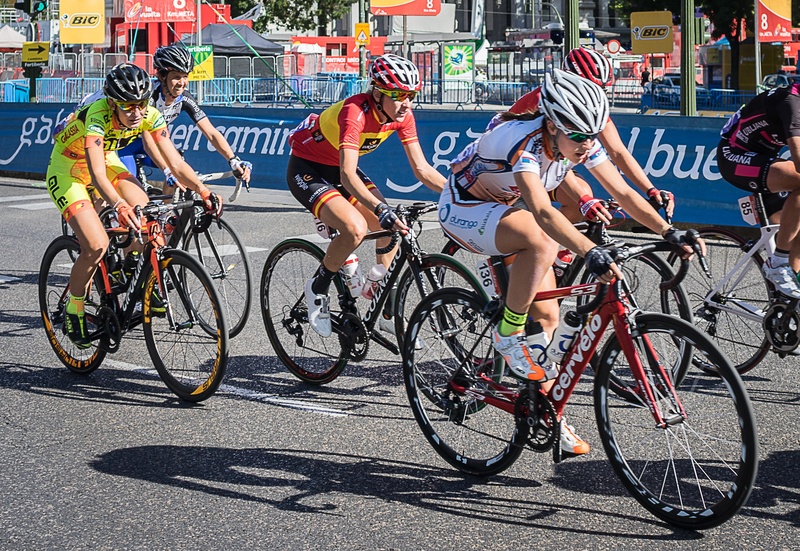 competitive sport, transport, middle, adult, madrid, outdoors, cyclists, award, activity, six, city, competition, street, road, cycling, mode of transportation