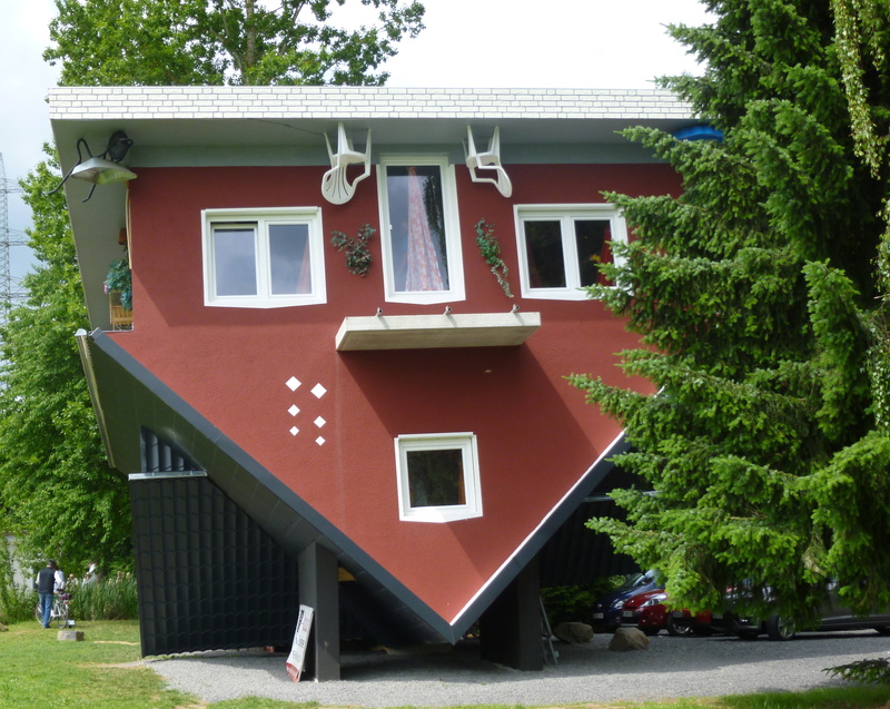 funny, house, architecture, plant, facade, window, built structure, city, building, roof, 2K, day, building exterior, outdoors, growth, home, residential district