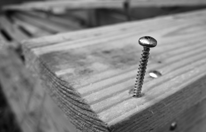 4K, focus on foreground, hardware, outdoors, screw head, pattern, selective focus, manually, screw, work, close-up, shiny, screw thread, old, day, metal