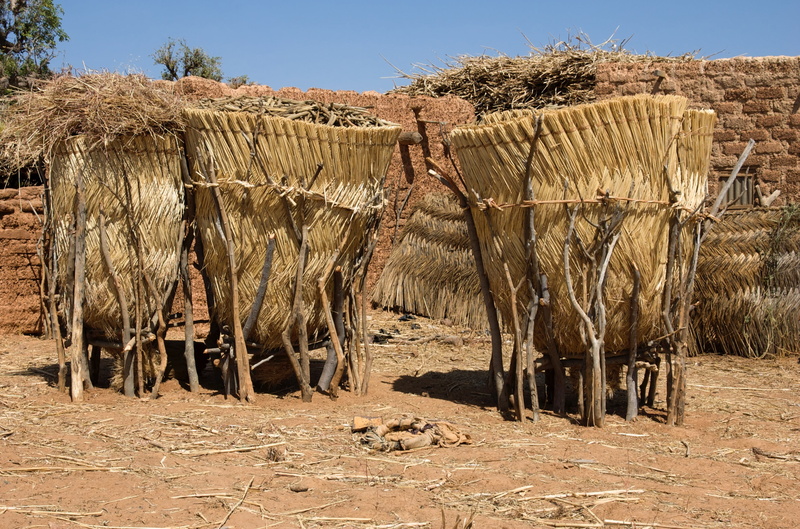sunlight, landscape, agriculture, burkina faso, foodstorage, plant, day, non-urban scene, no people, nature, arid climate, 2K, wood - material, architecture