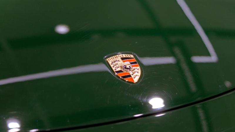 mode of transportation, targra, berlin, germany, sport, outdoors, irish green, porsche 911, porsche, reflection, horse, still life, transportation, light