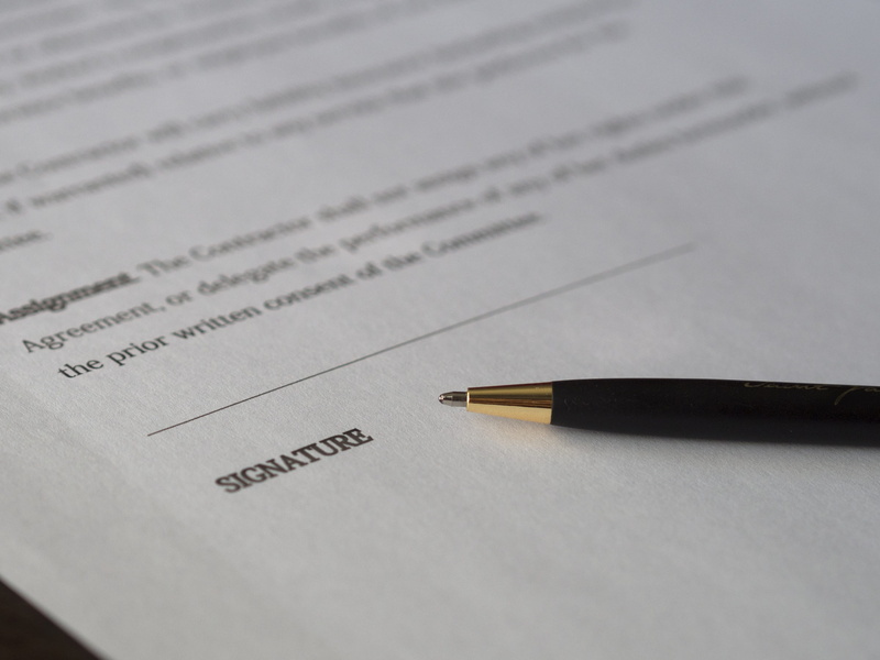pen, ball, fountain pen, no people, business, pencil, western script, point, hand, selective focus, signature, close-up, writing, signing, text, paperwork