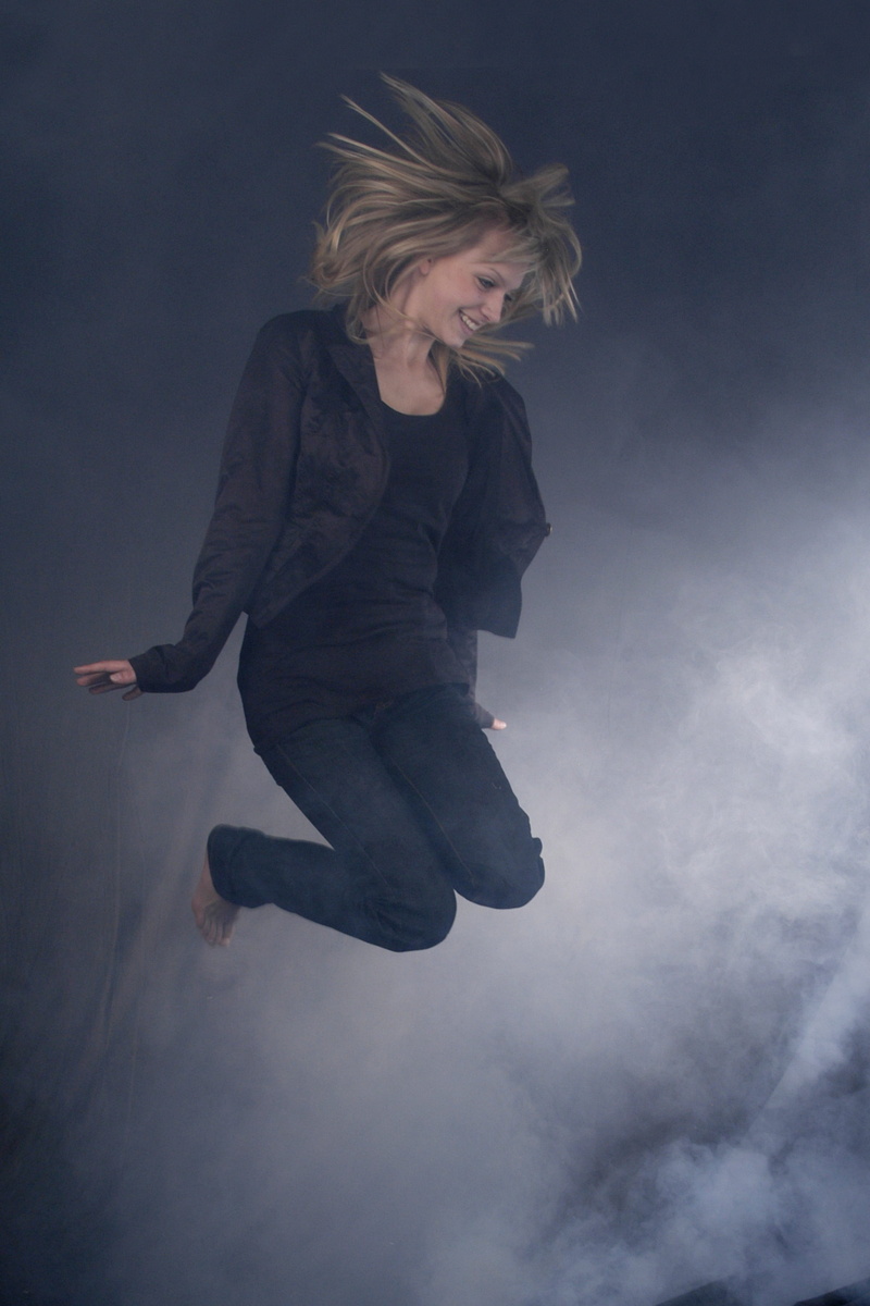 youth, young, one person, woman, full length, young woman, merry, happy, joy, blonde, fun, women, jump, hair, happiness, nice, casual clothing, non, care