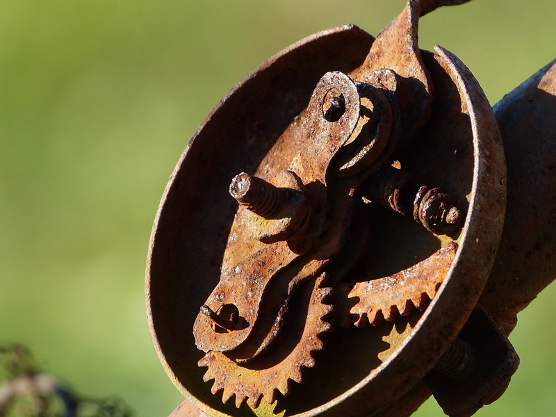 nature, focus on foreground, bike bell, shape, machinery, wrought iron, weathered, industry, gear, 4K, manufacturing equipment, sunlight, old, day, outdoors
