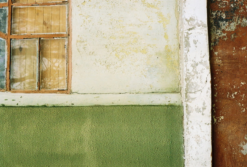 crack, red, building exterior, white, green color, wooden, window, flaky, house, textured, clear, architecture, green, entrance, rust, color, brown, old