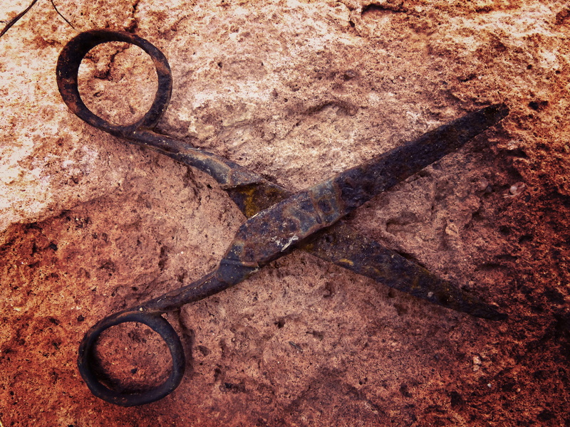 tool, iron - metal, rusty, Metaphor, land, 4K, textured, Old, Symbol, work tool, directly above, cut, close-up, nature, backgrounds, outdoors, hand tool