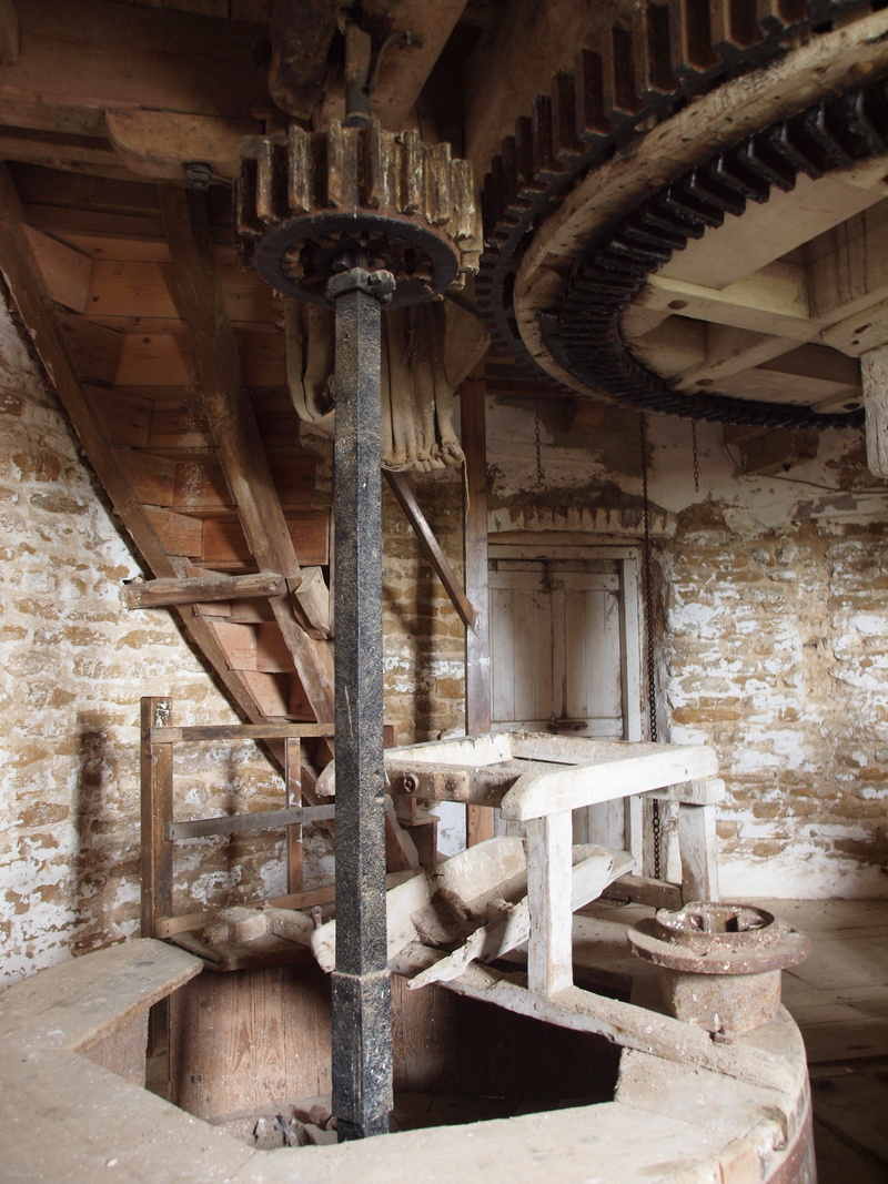 wind, grinding, metal industry, architecture, cogs, beige, damaged, vane, stone, grind, obsolete, metal, no people, machinery, run-down, weathered, wood - material