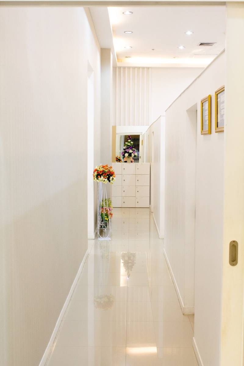 no People, Door, flower, arcade, illuminated, home Interior, indoors, 5K, White Room, Passage, entrance Hall, luxury, tile, window, building, Entrance
