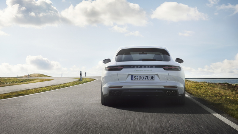 Porsche Panamera Turbo S E-Hybrid Sport Turismo, 5K, 5k, white, top, 2018 Cars, black, posche, daytime, road, car