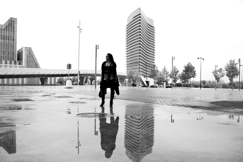 silhouette, reflection, trees, cities, black And White, wet, model, day, perspective, sky, nature, black, real people, rear view, city Life, cityscape