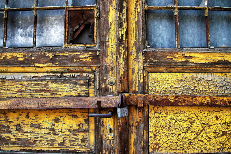 day, decline, rusty, door, wooden doors, figure, wooden gate, protection, texture, lock, abandoned, door handle, entrance, old, brown, wooden, metal, entrance doors