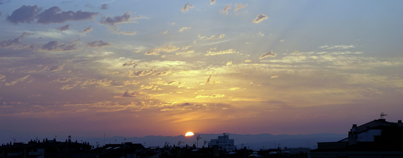 clouds, dusk, dramatic sky, horizon, sunset, outdoors, stillness, architecture, 5K, no people, cloud - sky, city life, calm, cloudscape, sky, solar light