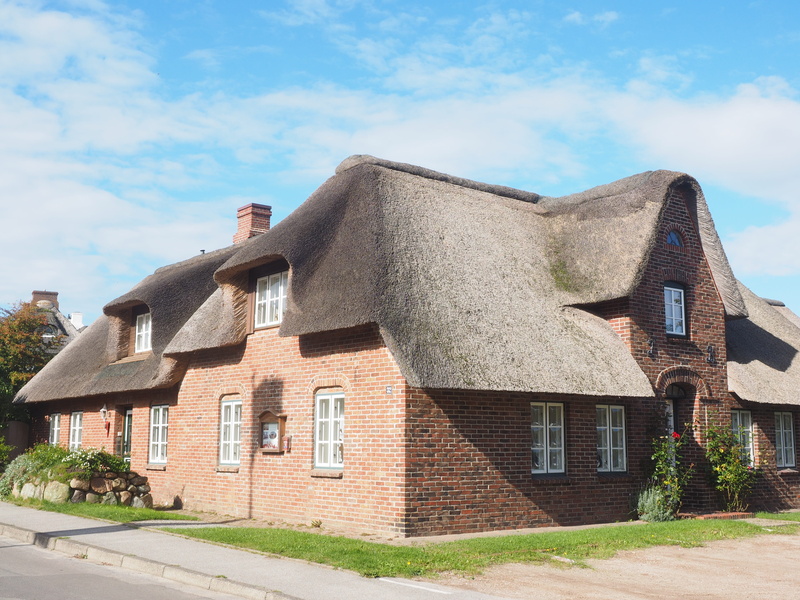 stone, red, home, the past, hauswand, residential district, house, outdoors, facade, friesian, day, keitum, friesenhaus, input, thatched roof, architecture