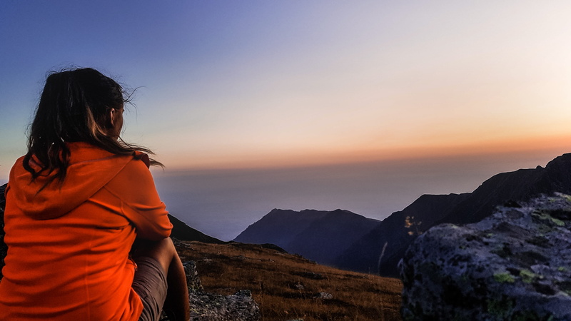 lifestyles, tranquility, environment, relaxation, woman, hike, outdoor, mountains, blue, hoodie, hairstyle, long, daytime, nature, mountain, overlooking