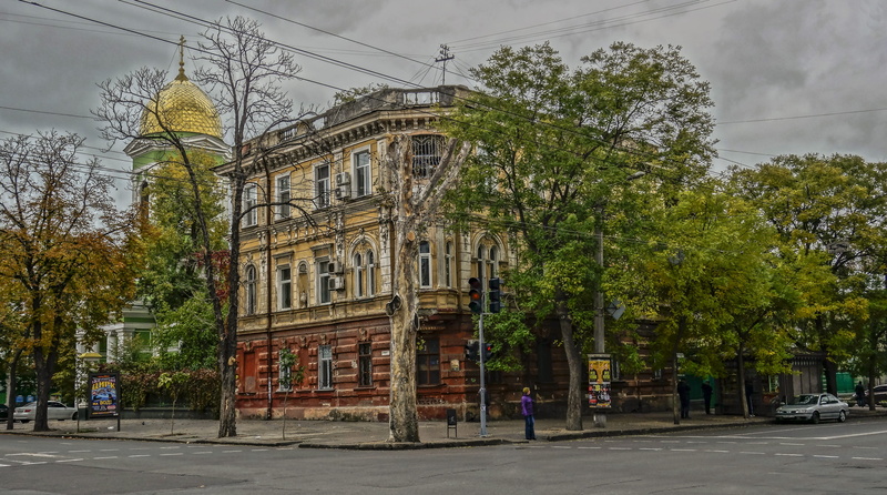 tserkov, transportation, crossroads, street, old, built structure, city, odessa, building, growth, window, incidental people, sky, outdoors, architecture