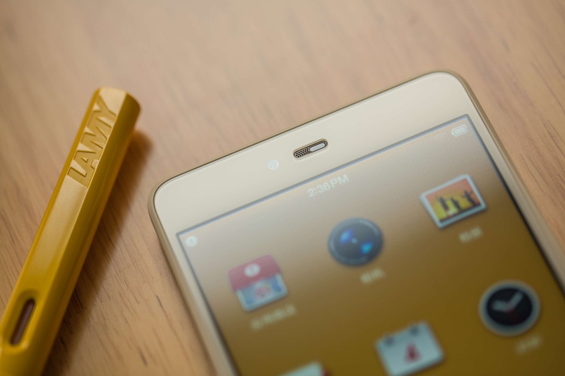 portable information device, communication, lamy, touchscreen, connection, gadget, telephone, keypad, still life, close-up, wood - material, 4K, equipment