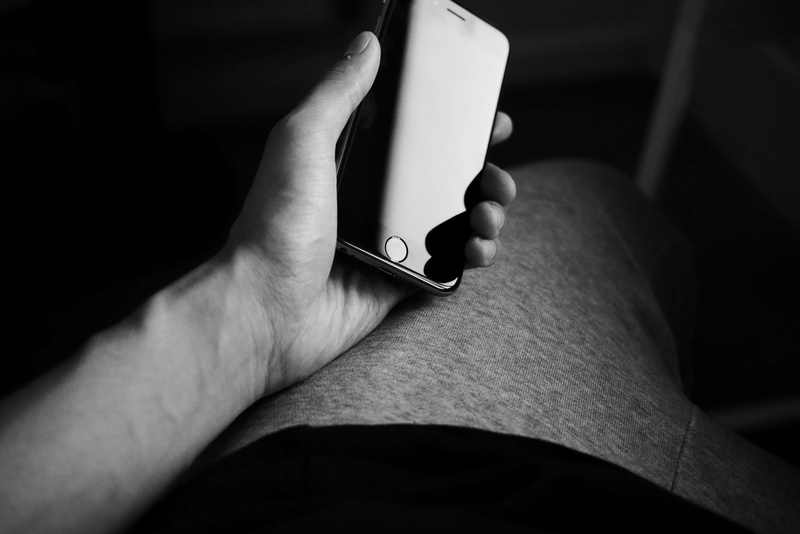 touchscreen, apple, smartphone, 4K, mobile phone, touch, black and white, hand, iphone 6