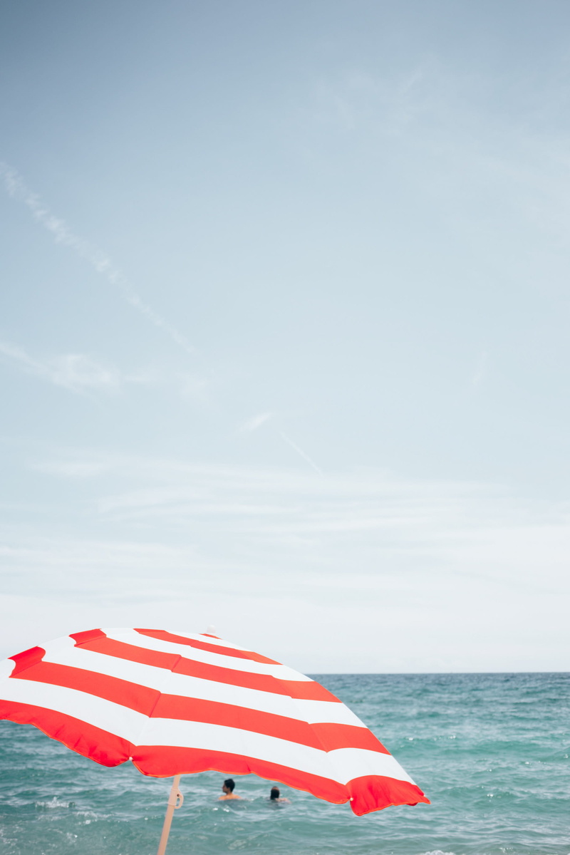 background, no people, red white, Swimming, striped, parasol, View, wind, vacation, Holiday, outdoors, Coast, Ocean, Bay, nature, 2K, Tropical, red, Umbrella