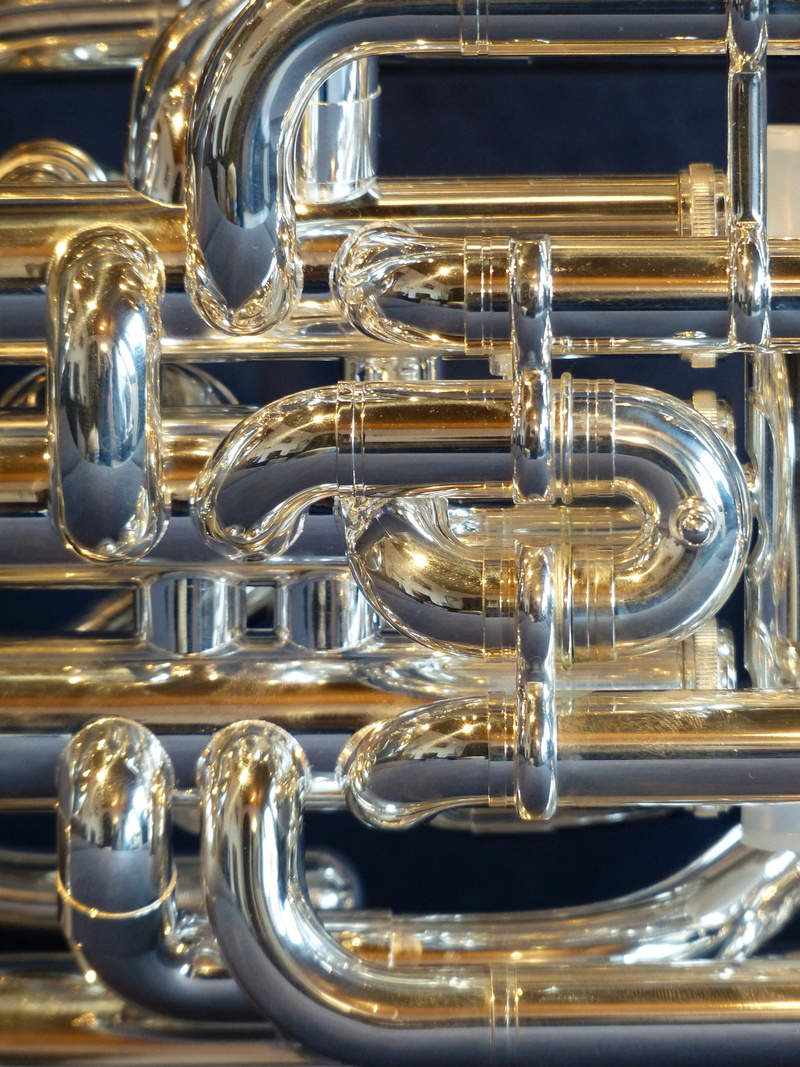 sheet, trains, musical Instrument, classical music, bugle, no people, rays, silver, jazz Music, pipes, studio shot, périnet valves, close-up, euphonium