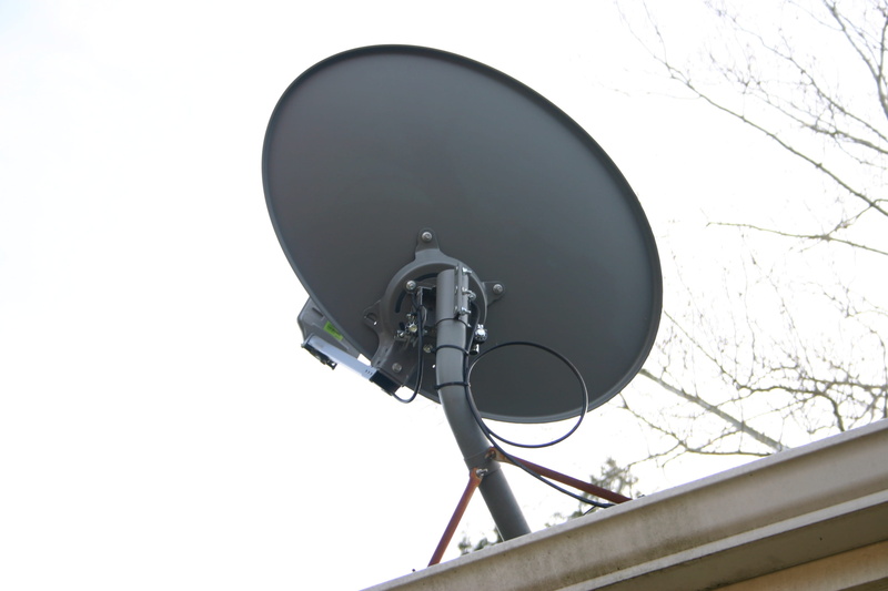 equipment, telecommunication, clear sky, day, global communications, outdoors, television, device, satellite, street light, no people, antenna, electronic