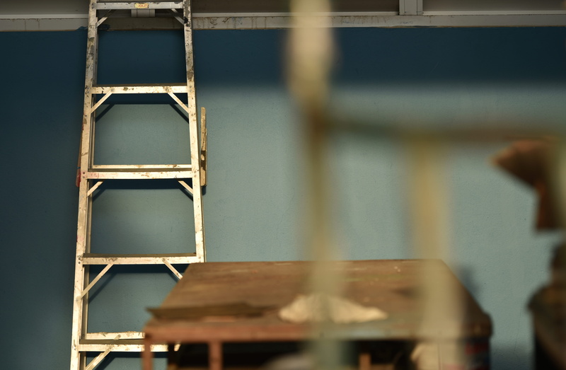 frame, interior, designer, focus on background, wood - material, 5K, twilight, classic, no people, tanyarin decoration, old, indoors, ladder, built structure