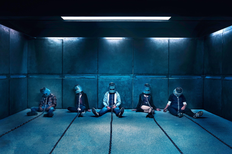 hd, mature men, people, group of people, indoors, architecture, jigsaw, 2K, 2017 movies, males, clothing, in a row, casual clothing, night, adult, movies