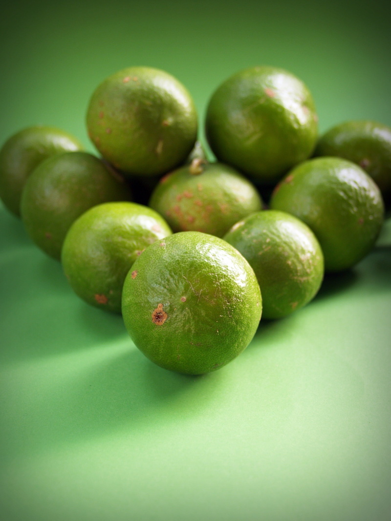 cut out, raw, studio, circle, part, refreshing, macro, closeup, ripe, tropical, no people, sweet, segments, juicy, fruit, fresh, large group of objects