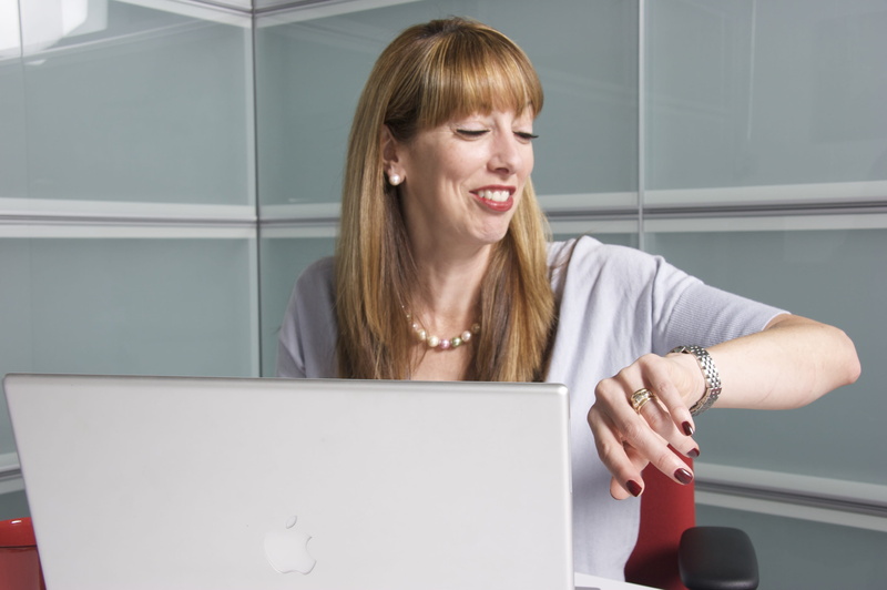 hair, women, 2K, sitting, undertake, corporate business, computer, using, connection, hairstyle, indoors, communication, hour, business, silver, businesswoman