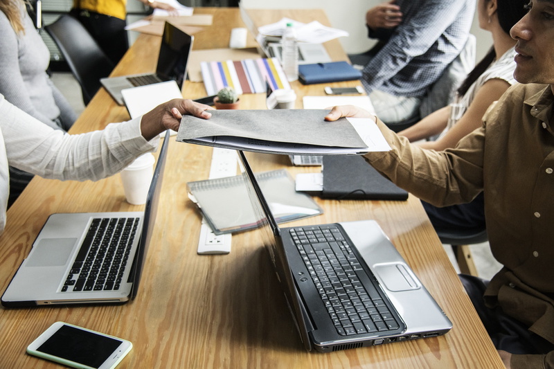 wireless technology, work, technology, computer, brainstorming, talking, together, group of people, group, working, using laptop, 4K, laptop, men, women