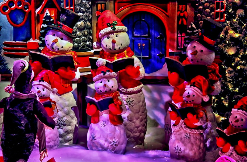 multi Colored, gift, tree, market, statues, backgrounds, no people, party - Social Event, art and craft, celebration, winter, santa Claus, human representation