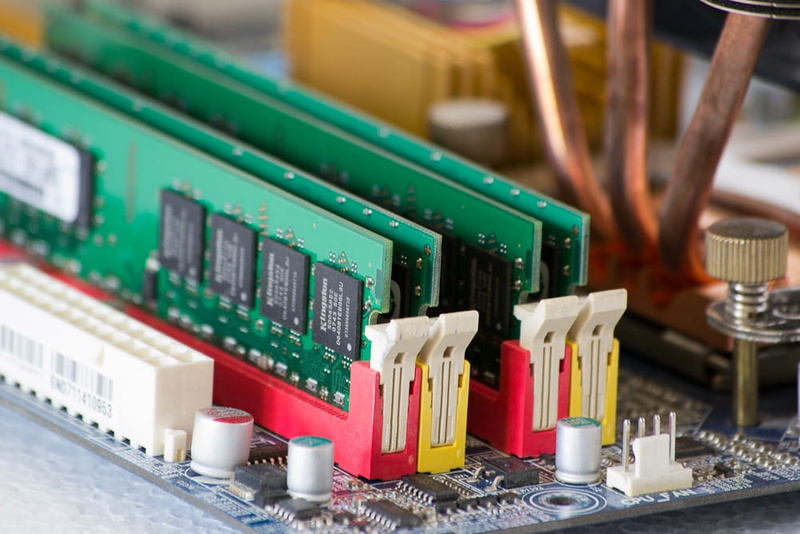 industry, memory chips, no people, green color, electronics, science, components, transistor, electrical engineering, table, selective focus, internet