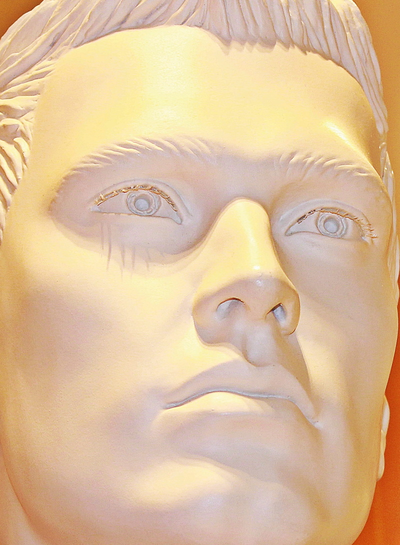 male likeness, bust, fashion, window, Fashion, Face, human representation, dressmen, body part, shopping, display dummy, female likeness, Dummy, eye, art and craft
