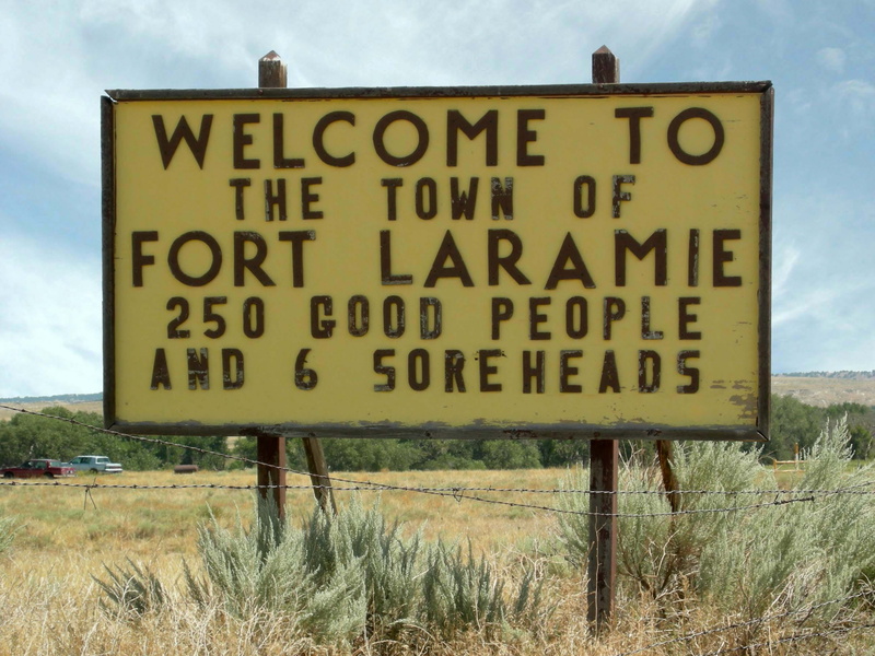 Wyoming, information sign, no people, land, laramie, welcome sign, warning Sign, plant, 2K, danger, Sign, fort, guidance, western script, environment