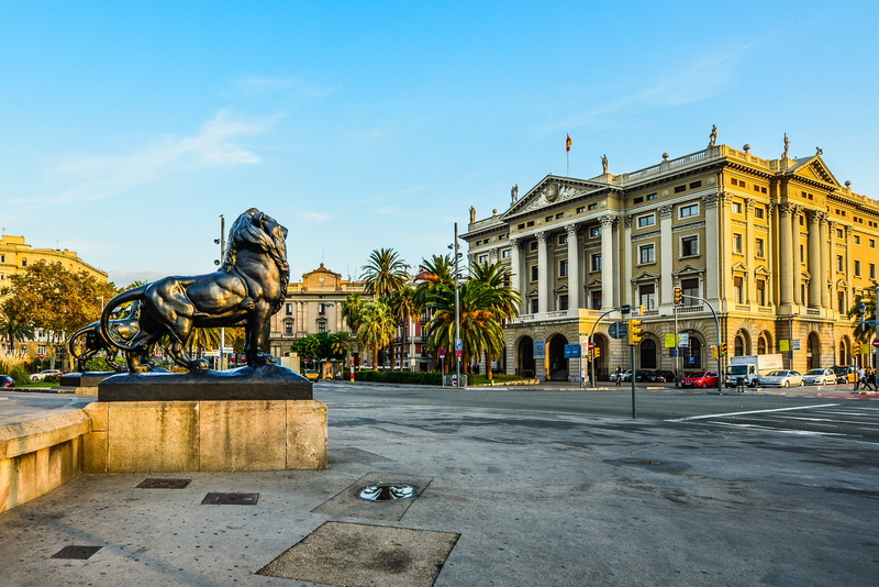 architecture, fountain, town Square, incidental people, animal, catalonia, building Exterior, Barcelona, europe, Lion, urban Scene, nature, urban, Statue