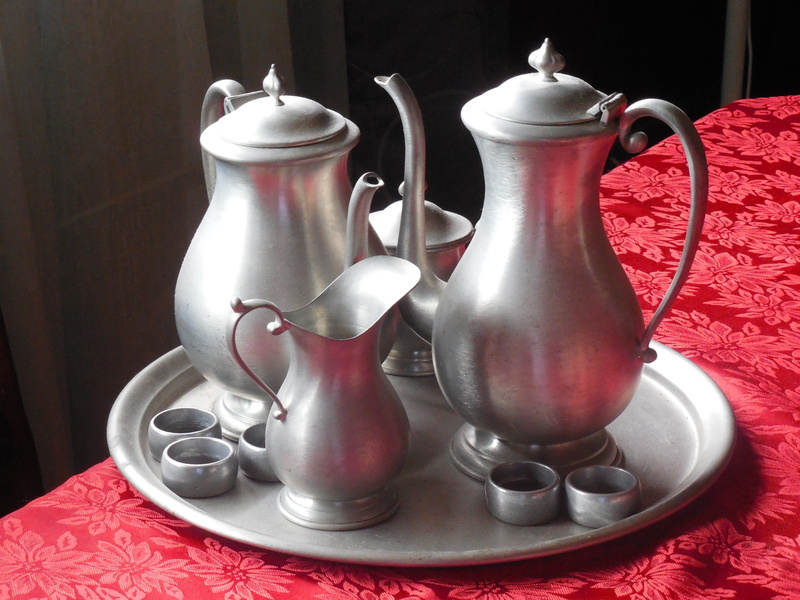 collection, ceramics, food and drink, crockery, equipment, tea, red, teas service, container, beverage, white color, sugar, set, teapot, shape, old, drink