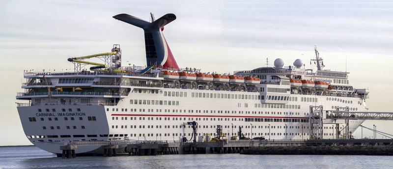 cruise, unloading, vessel, cruising, journey, trip, transport, architecture, water, large, ship, freight transportation, machinery, ocean, sailing, harbor