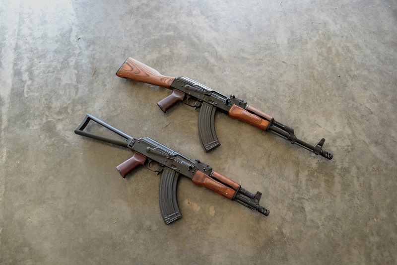 AK-74, machines, metal, protection, black, ammunition, brown, Kalashnikov, weapon, bullet, directly above, two, 1080P, gun, high angle view, aggression