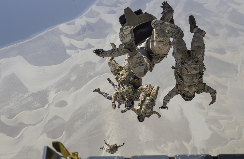 nature, jump, skydive, snow, day, military, mountain, scenics - nature, 4K, exercise, skydiving, aircraft, uniform, camouflage, performing, mid-air, tactical