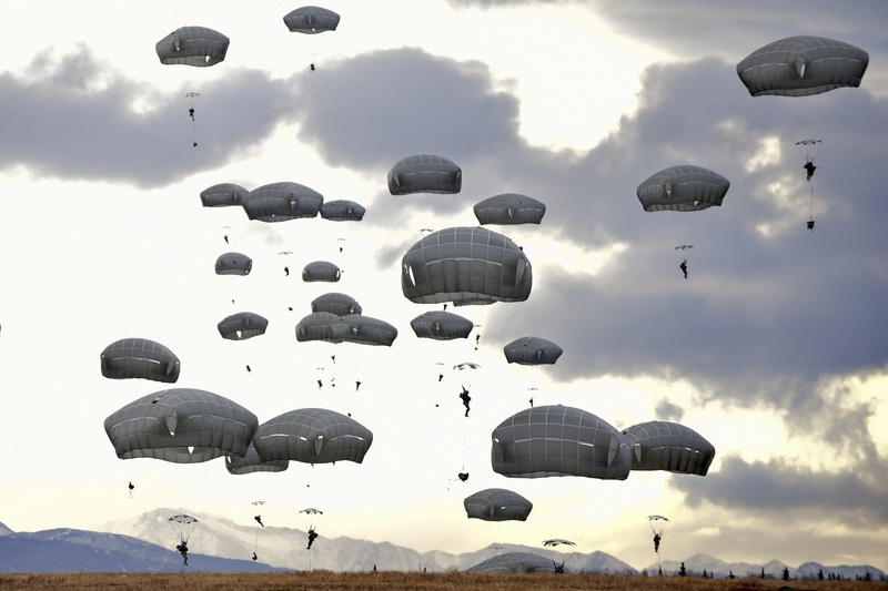 airborne, floating, parachuting, forces, air, paratroopers, crowd, real people, ballooning festival, transportation, jumping, military, balloon, extreme sports