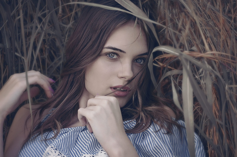 portrait, women, hairstyle, brunette, hair in face, long hair, hair, women outdoors, 1080P, beauty, fashion, one person, looking at camera, beautiful woman