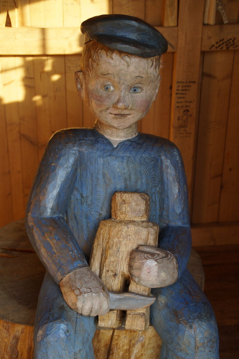 old, pranks, history, 5K, cheeky, statue, art and craft, looking at camera, close-up, creativity, indoors, architecture, emil, holzfigur, craft, bust
