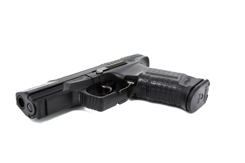 sign, run, equipment, sure, stretched, airsoft, sport, risk, pistol, violence, close-up, white background, studio shot, backup, technology, secure, hand