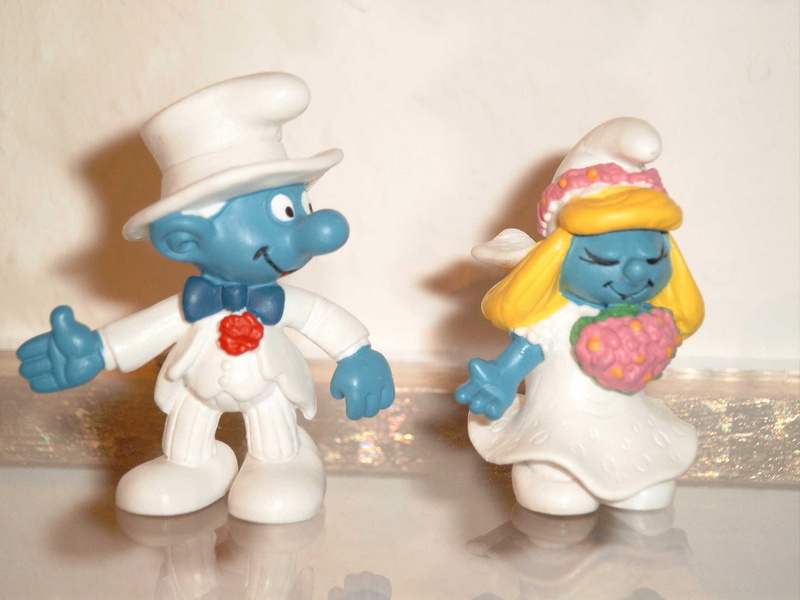 two, human representation, multi colored, figurines, doll, Smurfs, Bride And Groom, studio shot, colored background, table, Wedding, still life, male likeness
