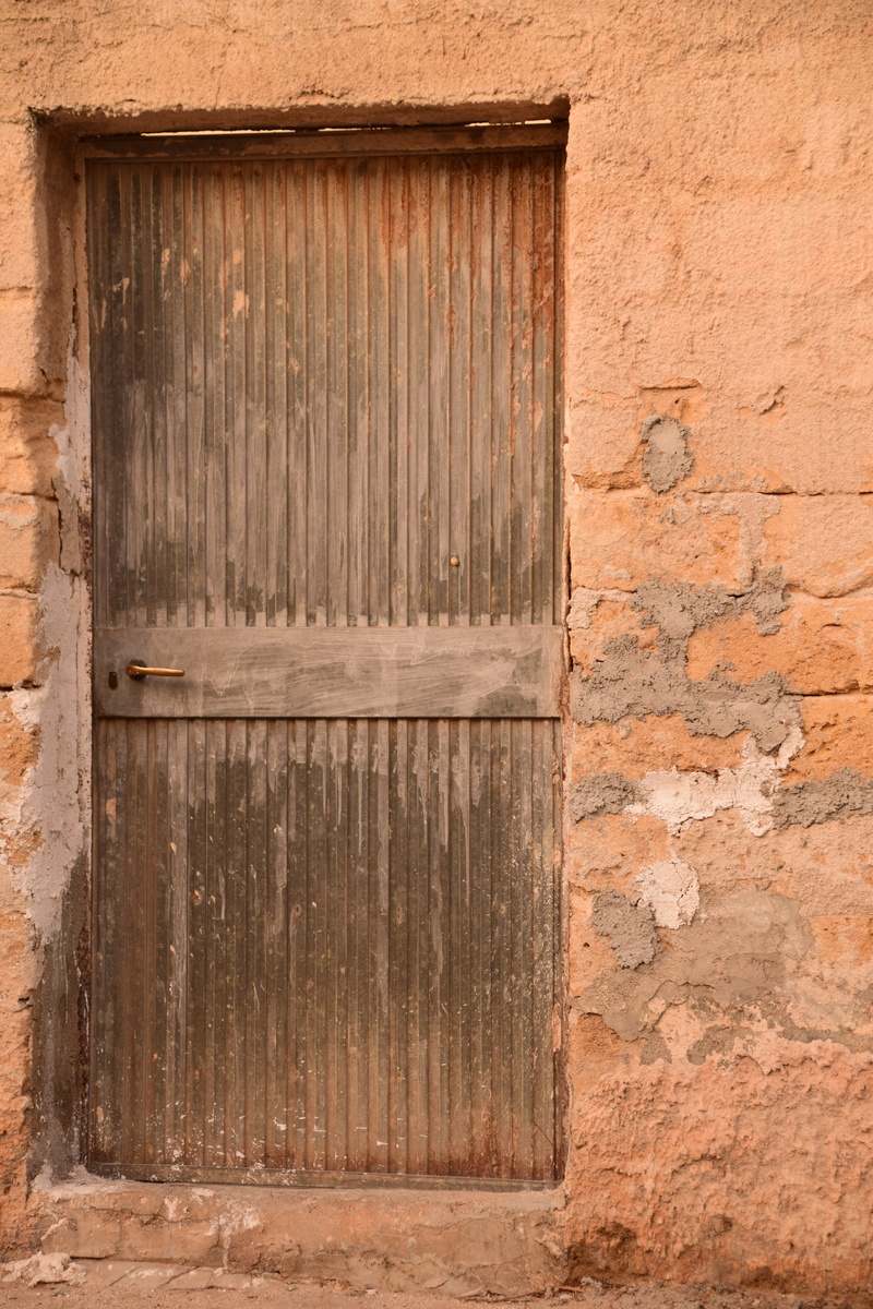 wall - Building Feature, to, mediterranean, 5K, built structure, architecture, security, front door, house, window, wall, brown, safety, door, day, input