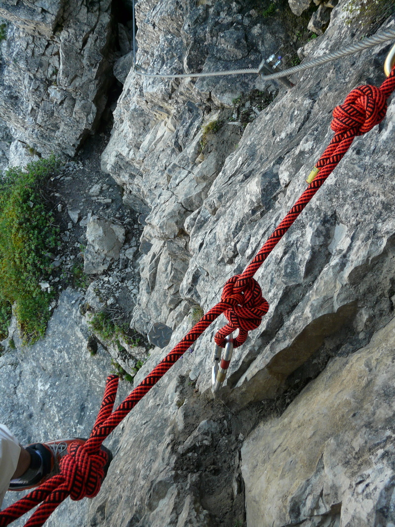 rock climbing, 2K, formation, low angle view, rock, sport, unmounted, real people, knot, leisure activity, climbing, solid, carbine, outdoors, adventure