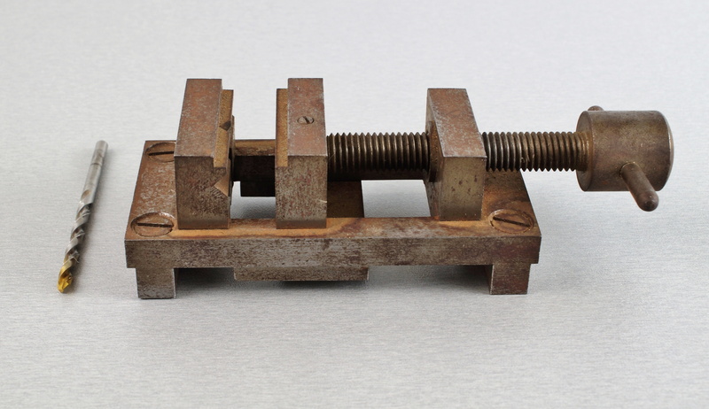 workpiece, drill vice, carpentry, stainless, connection, workshop, machining, choice, no people, old, high angle view, close-up, clamping, drill, workpiece backup