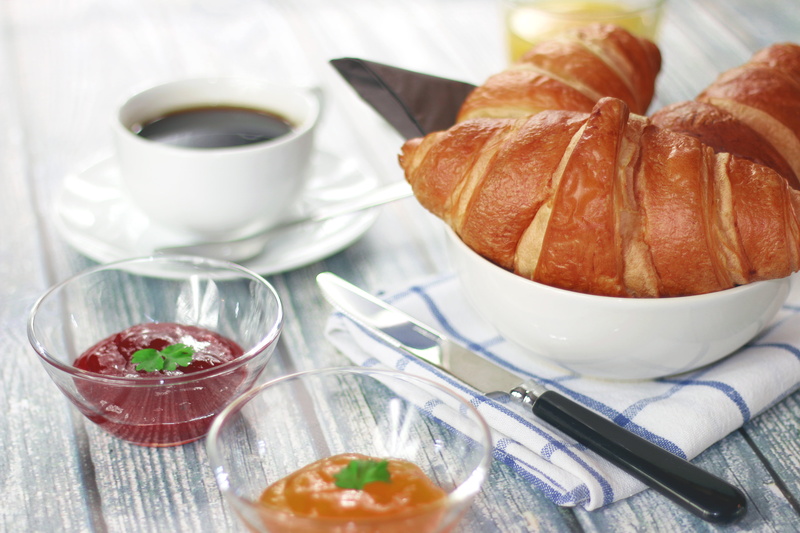 kitchen utensil, french food, photo, croissant, drink, refreshment, close-up, breads, freshness, marmalade, food and drink, glass, eating utensil, ready-to-eat