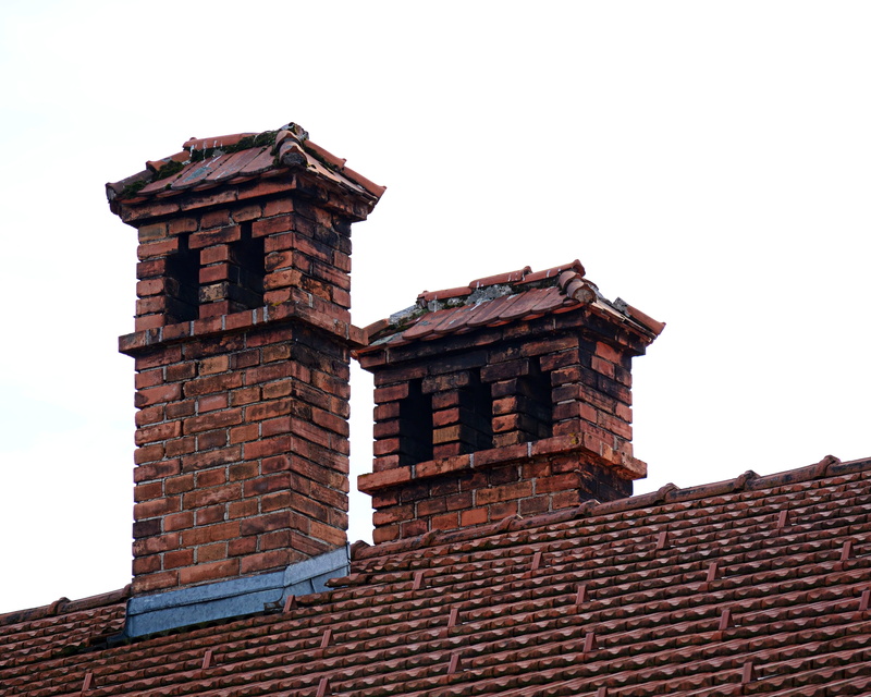 nature, architecture, Chimney, Roof, low angle view, 4K, no people, brick wall, air, the past, roof tile, old, home, building, history, pollution, copy space