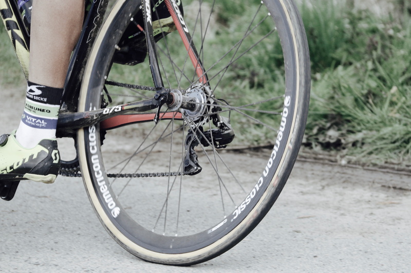 cycling, s, road, ride, transportation, selective, photograph, riding, tyre, human foot, spoke, human leg, pedal, grass, sport, lifestyles, human body part
